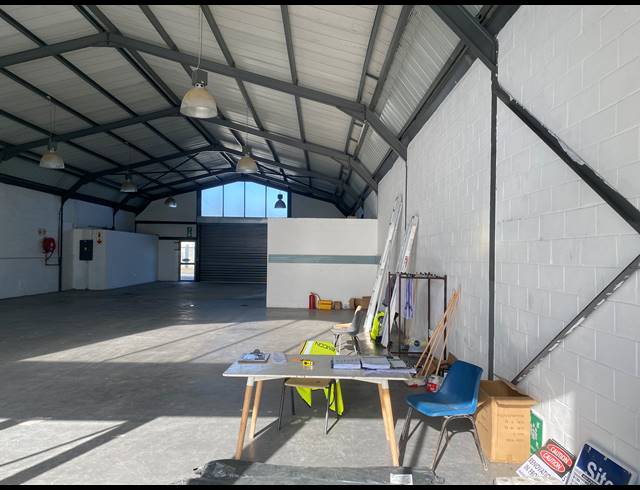 349M² RETAIL TO LET IN TOKAI